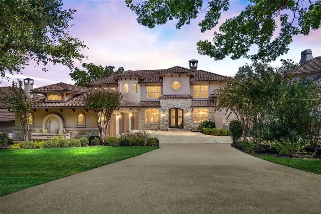 60 Tiburon Dr, The Hills