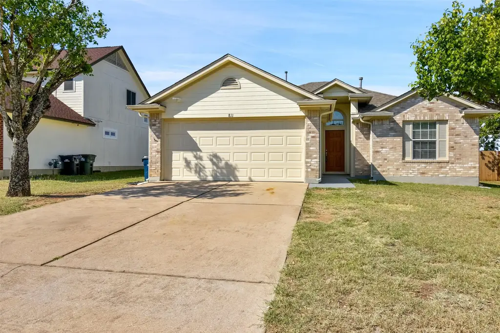 811 Eaglecreek Dr, Leander