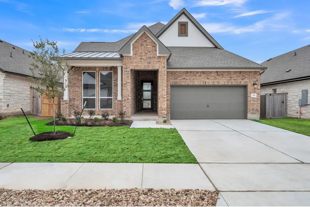 325 Crescent Heights Dr, Georgetown