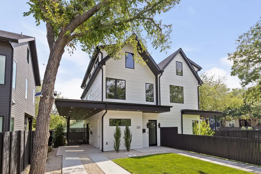 501 E 50th 1/2 St, Austin