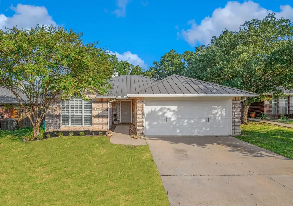 1704 Beaver Pond Ct, Bryan