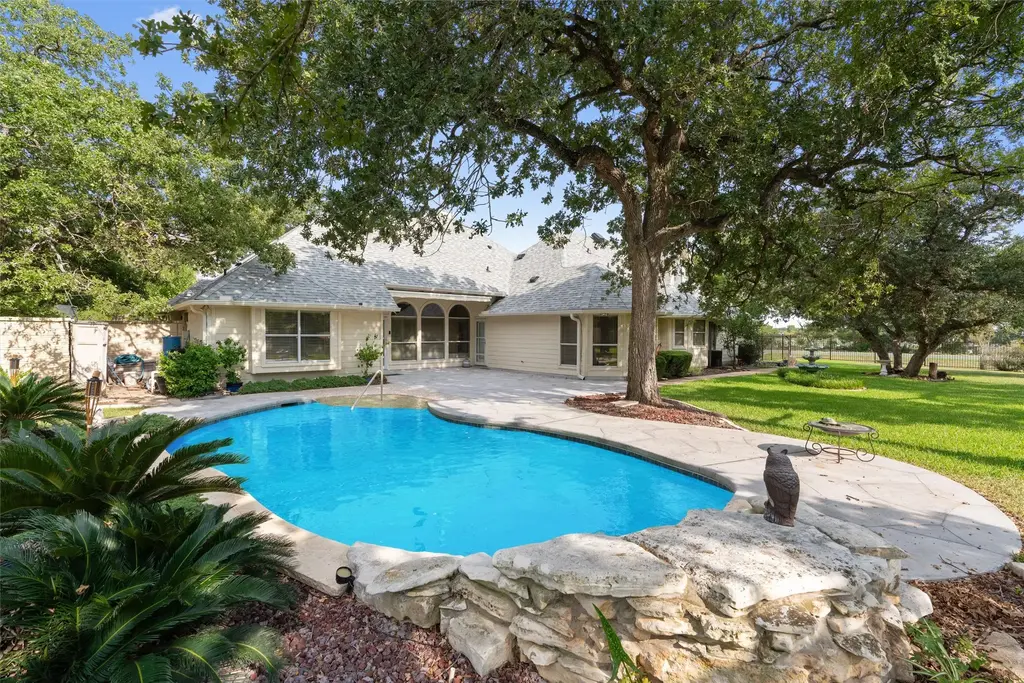 101 Ten Oaks Dr, Georgetown