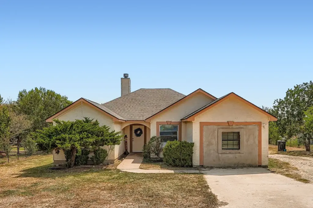 135 Petirrojo Ct, Del Valle