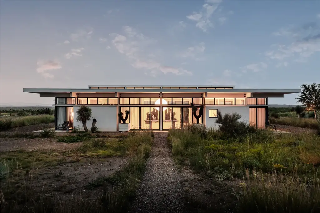 2405 Antelope Hills Rd, Marfa