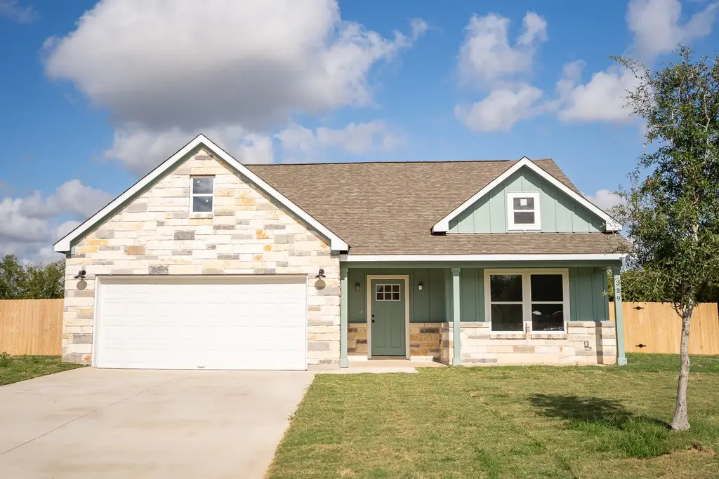 329 String Prairie Way, Smithville
