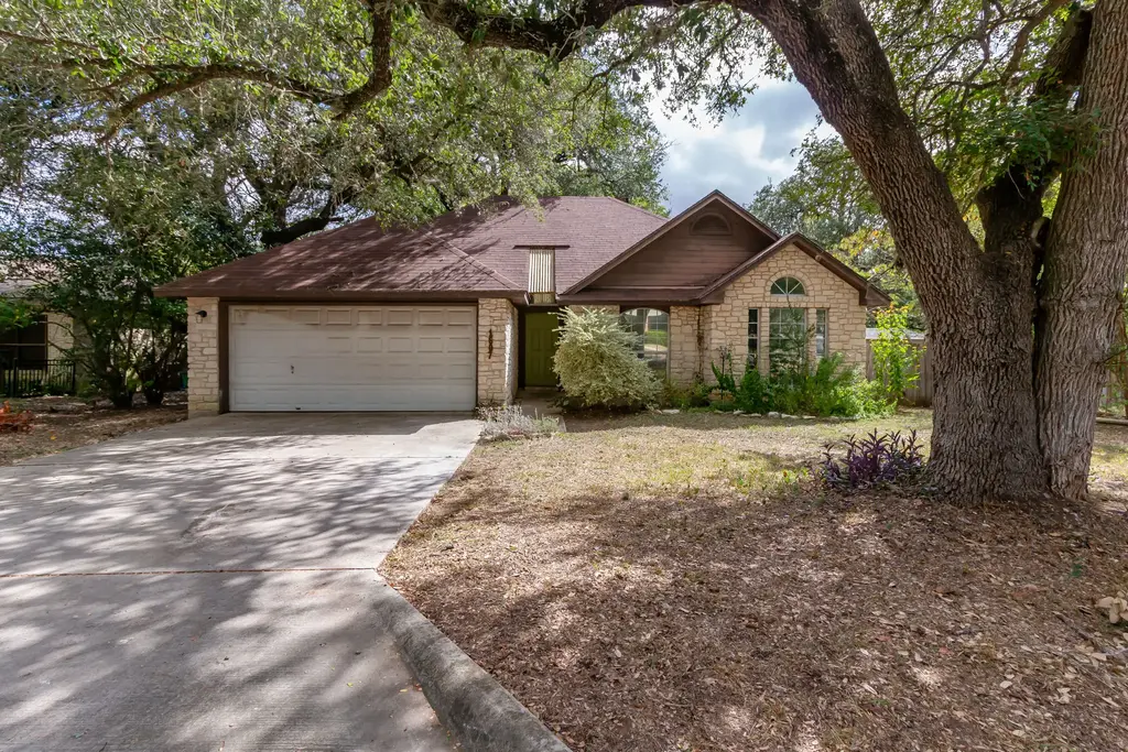 1607 Century Oaks Dr, Lockhart