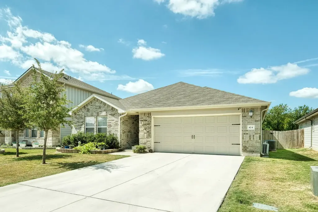 424 Windy Reed Rd, Hutto