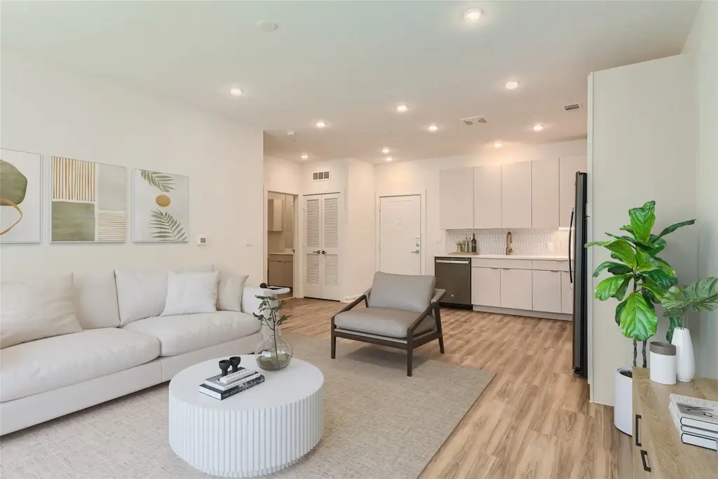 4802 S Congress Ave 221, Austin