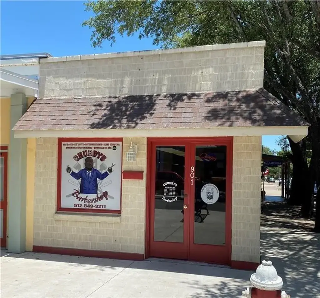 901 Main St, Bastrop