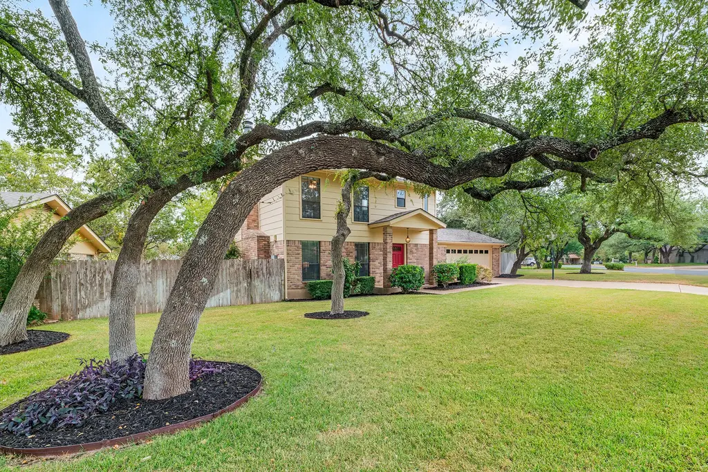 105 Tallwood Dr, Georgetown