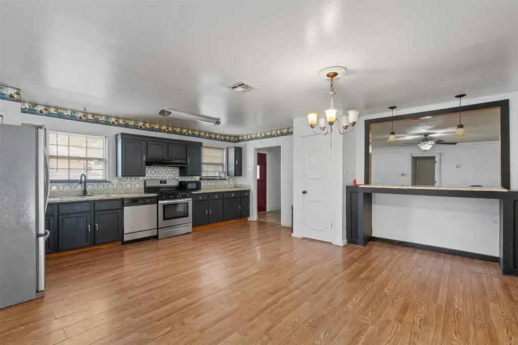 170 Creekside Dr, Bastrop