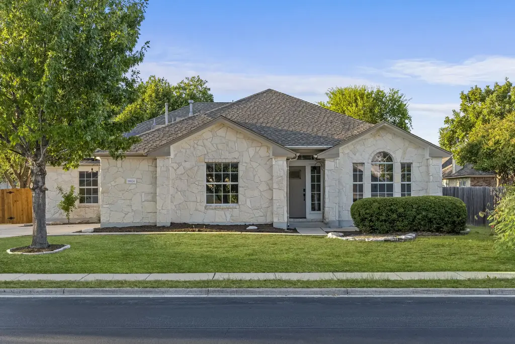 18824 Huntingtower Castle Blvd, Pflugerville