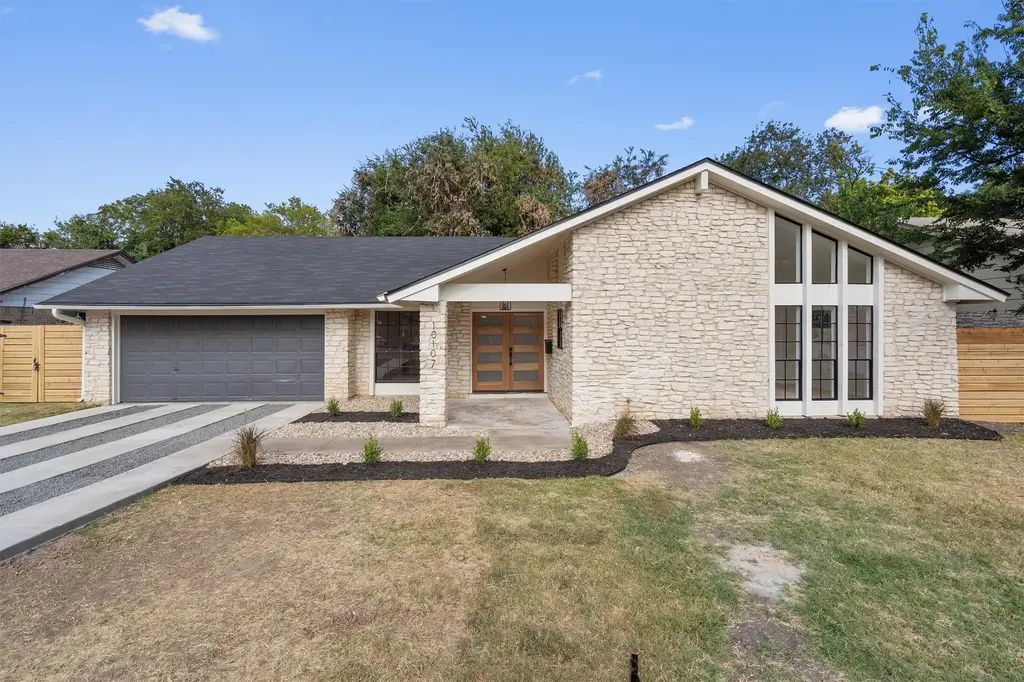 10107 Oak Hollow Dr, Austin