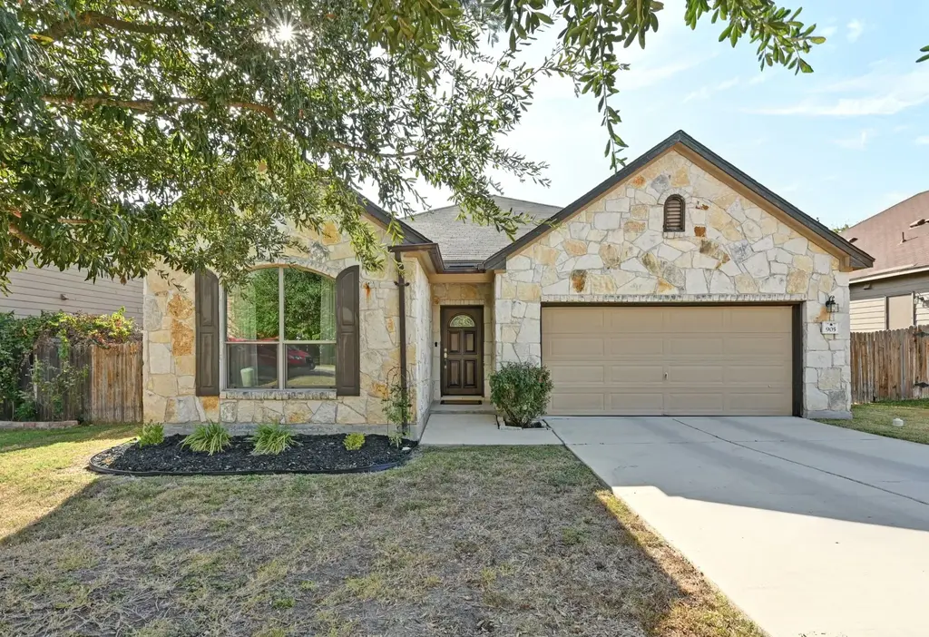 905 Apricot Dr, Kyle