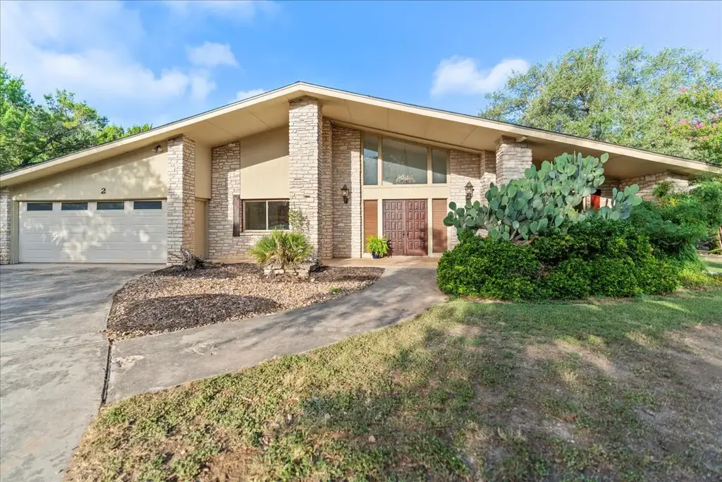 2 Brookhollow Dr, Wimberley