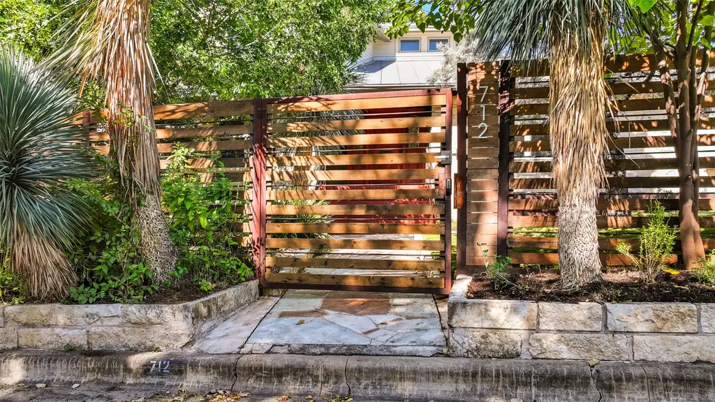712 Brownlee Cir, Austin