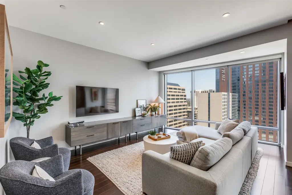 200 Congress Ave 23b, Austin