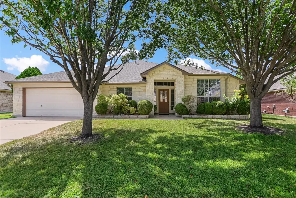 1029 Kensington Castle Trl, Pflugerville