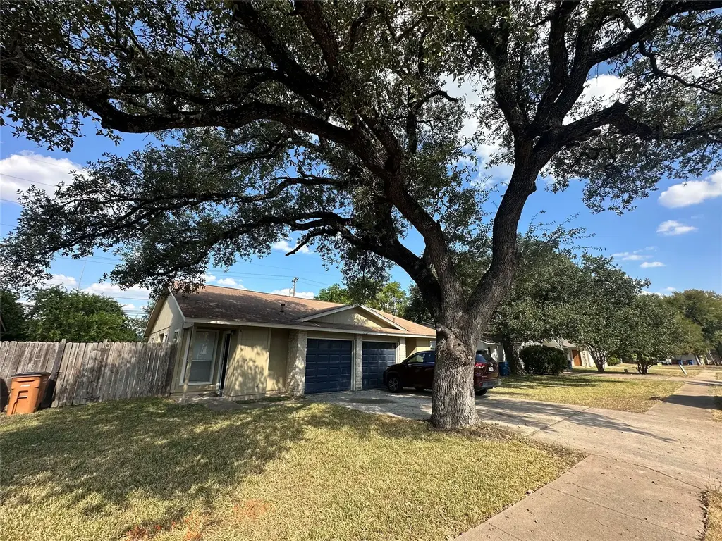 12211 Dundee Dr, Austin
