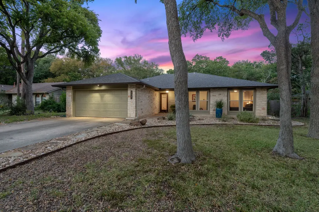 4411 Twisted Tree Dr, Austin
