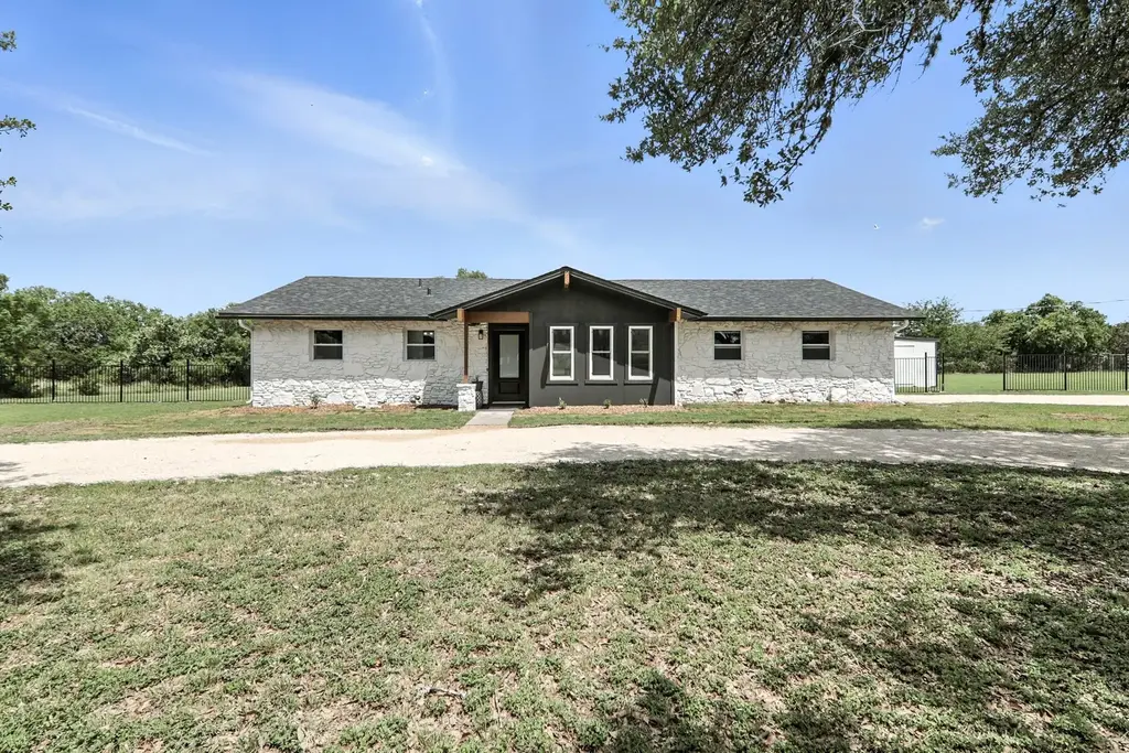 2455 Double File Trce, Liberty Hill
