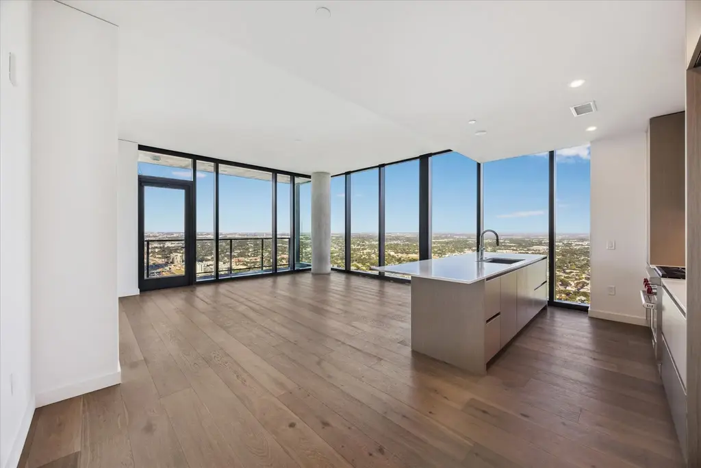 610 Davis St 4807, Austin
