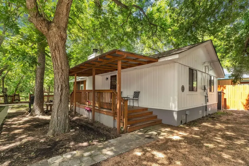 107-109 Scudder Ln, Wimberley