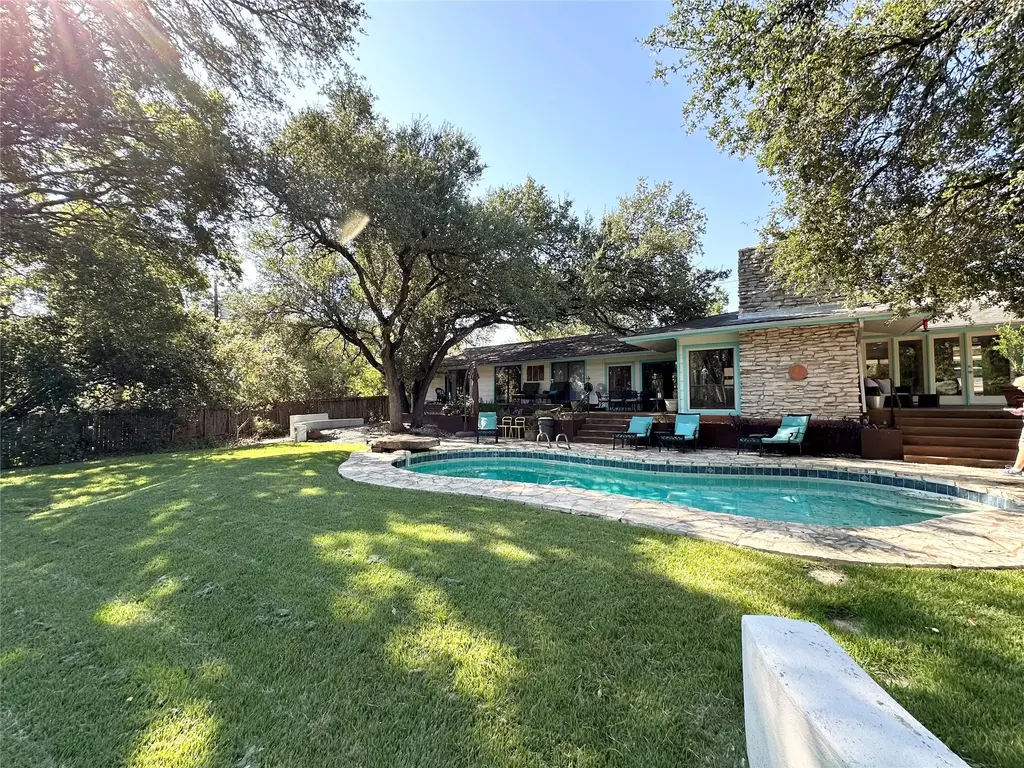 400 Juniper Rd, West Lake Hills