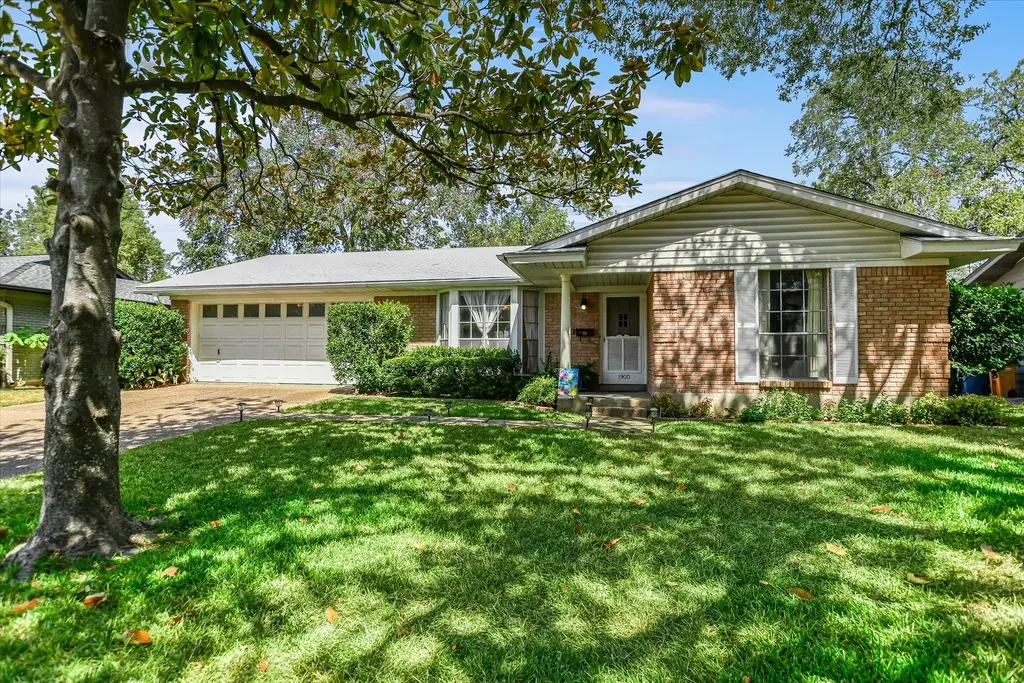 1900 Burbank St, Austin