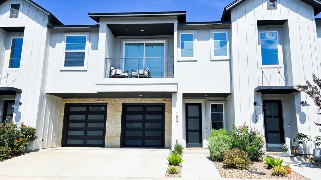 12001 Vista Parke Dr 102, Austin