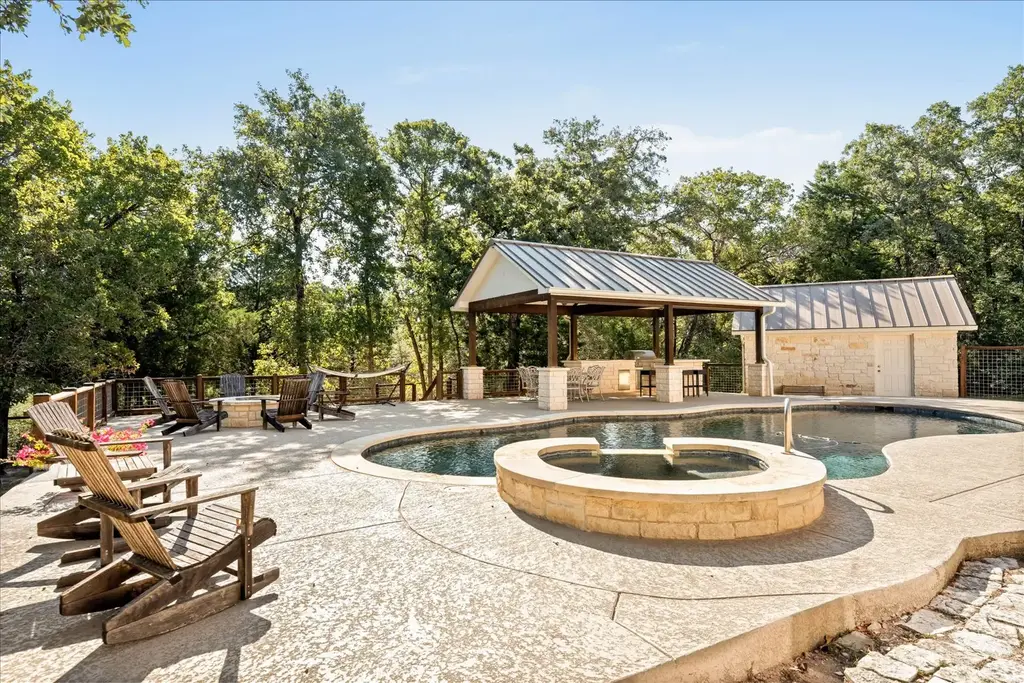 321 Arbors Cir, Elgin