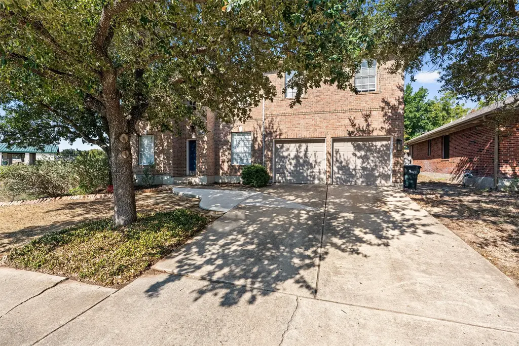 8340 Liberty Walk Dr, Round Rock