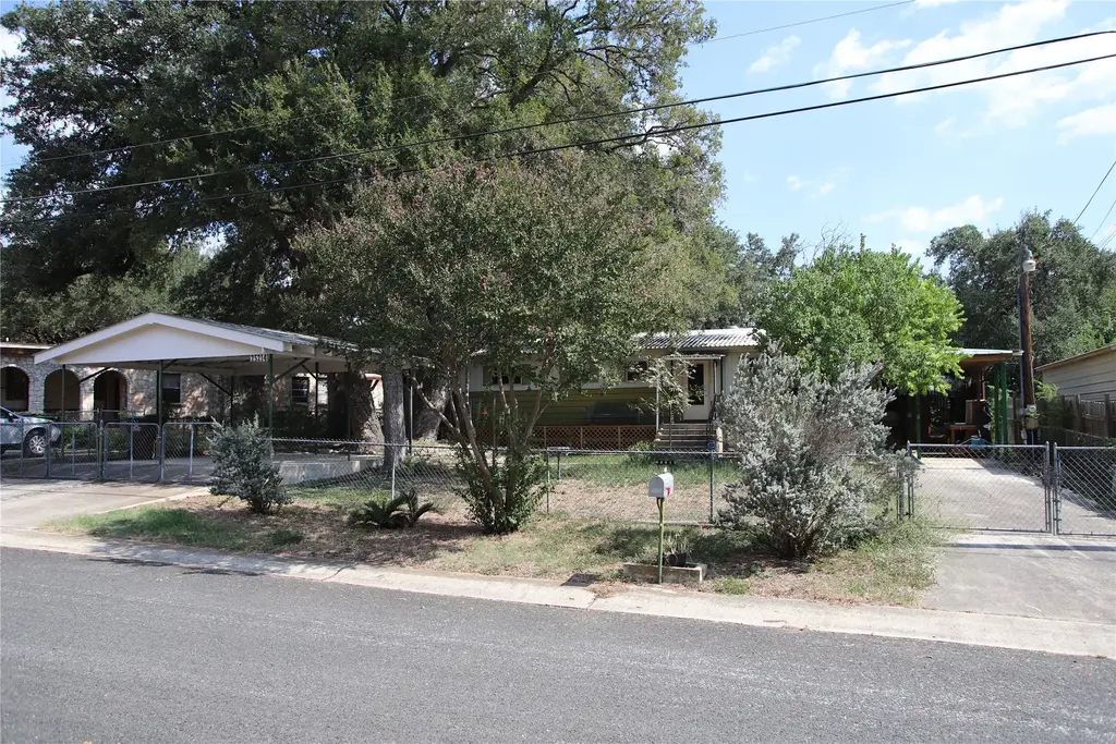 25214 Pat Pkwy, San Antonio