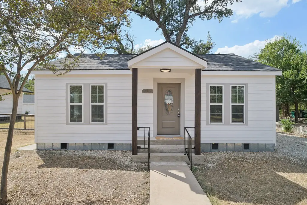 204 N Avenue B, Elgin