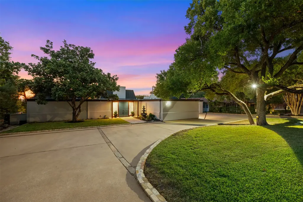 311 Comet, Lakeway