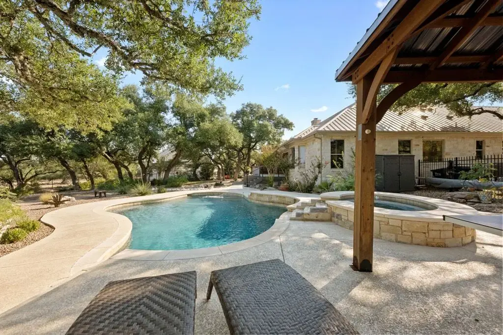 290 Trailmaster Cir, Driftwood