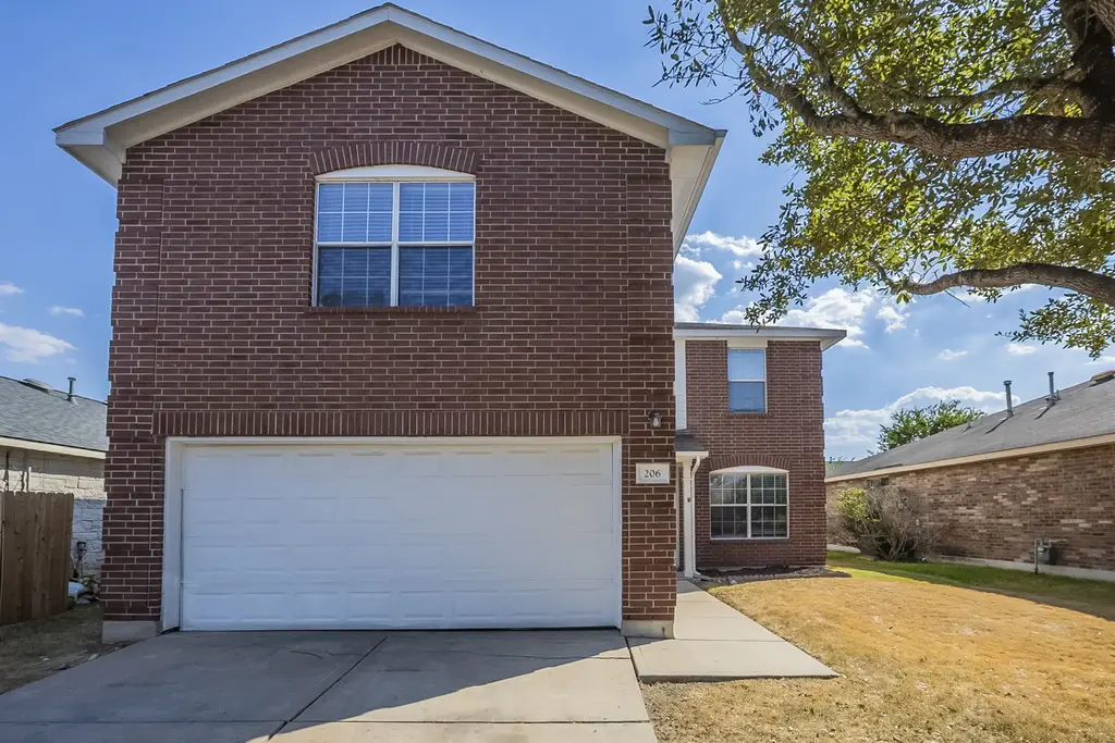 206 Pheasant Trl, Bastrop