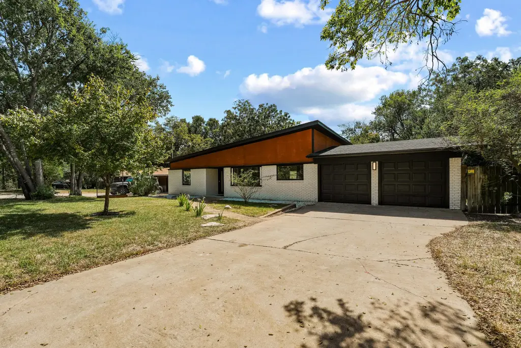 203 W Caddo St, Austin