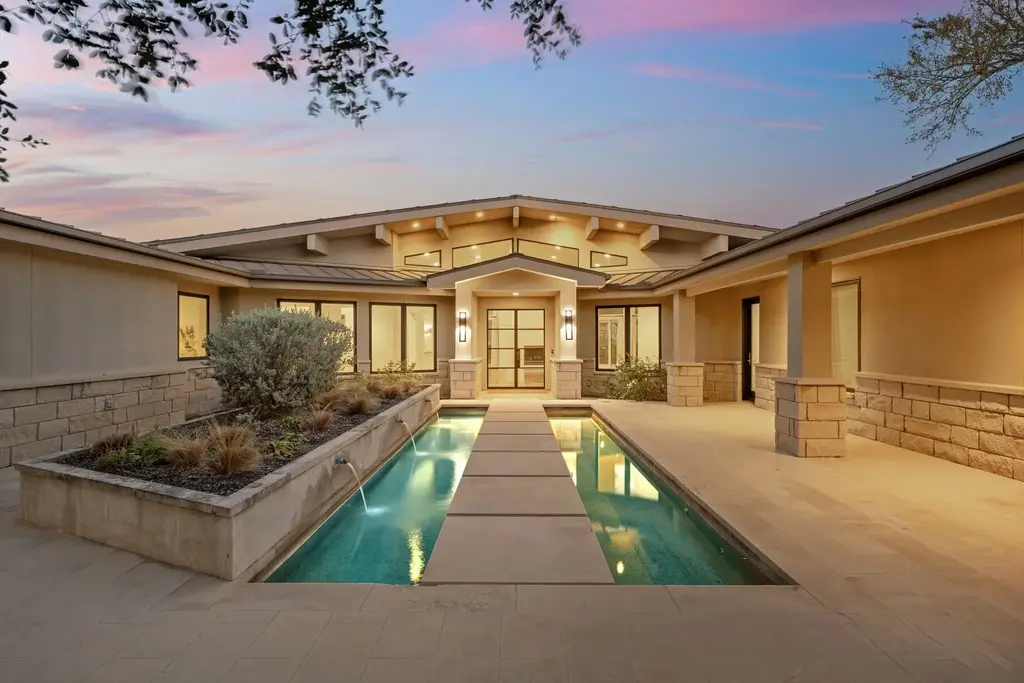 10 Hedge Ln, Austin