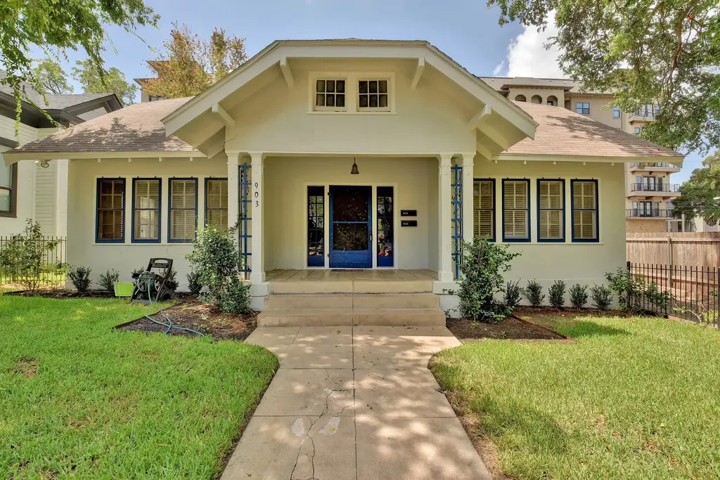 903 Shoal Cliff Ct, Austin