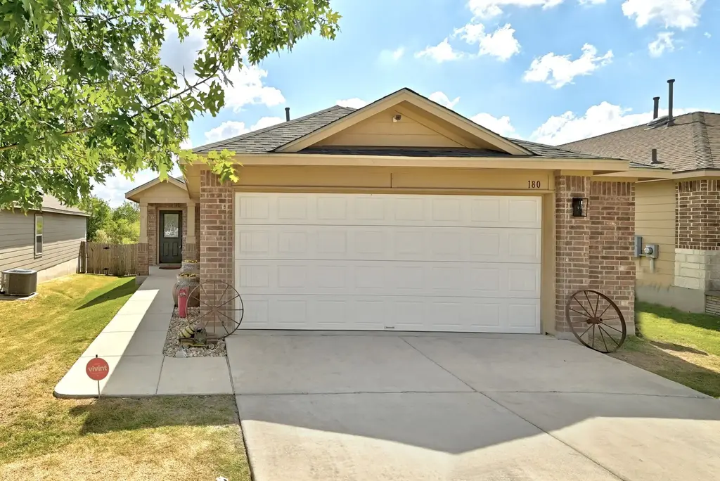 180 Lake Gln, San Marcos