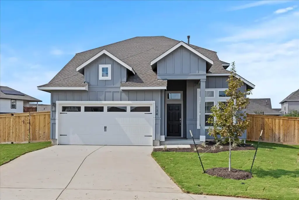 134 Paul Pena Dr, San Marcos