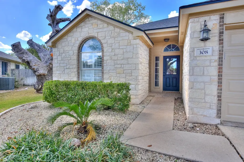 308 Adkins Cv, Georgetown