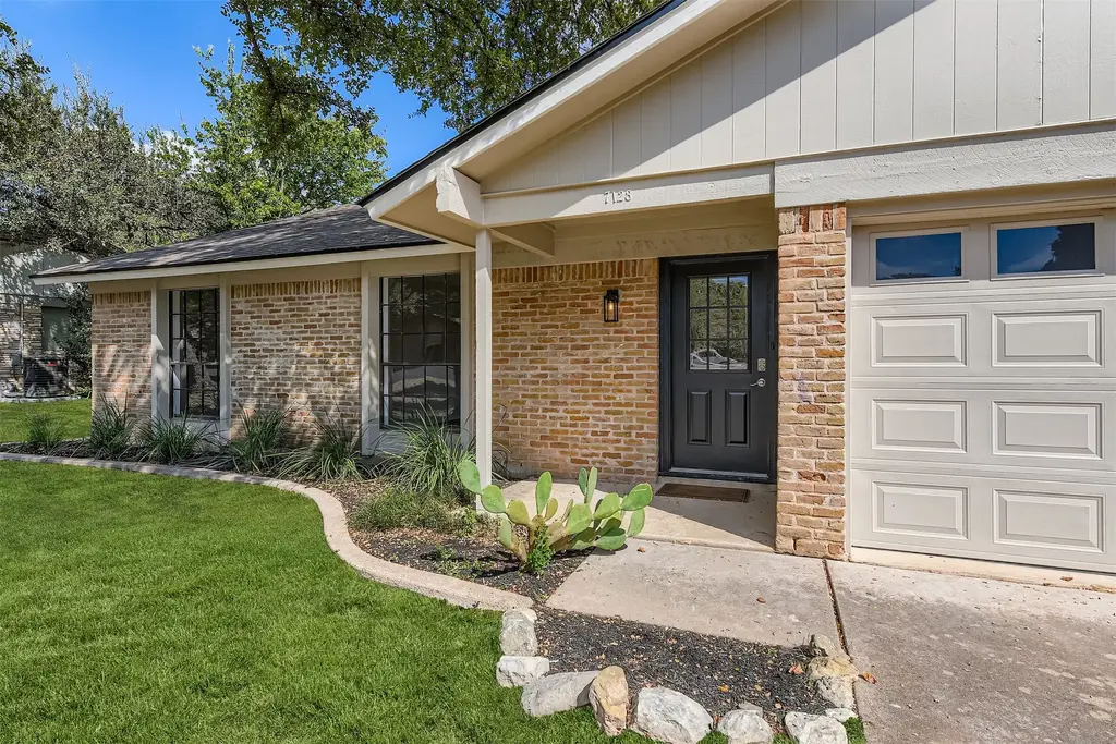 7128 S Brook Dr, Austin