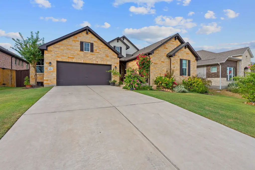 1237 Modoc Way, Kyle