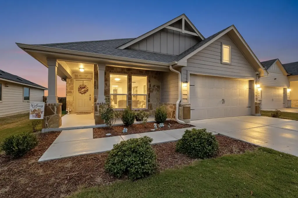 201 Nathaniel Dr, Taylor