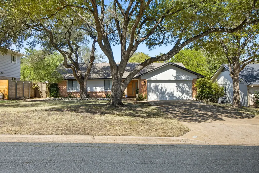 6810 Shadywood Dr, Austin