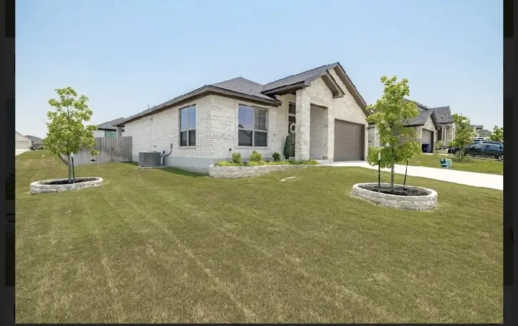 501 Seabiscuit Dr, Jarrell