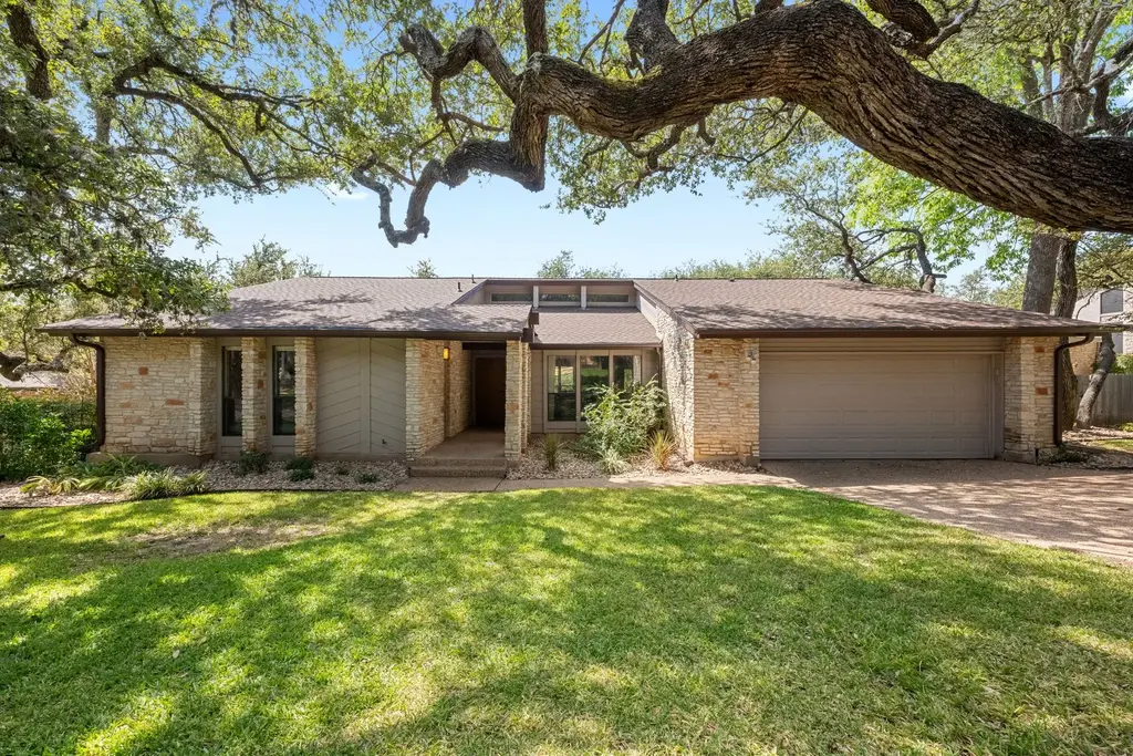 1305 Shannon Oaks Trl, Austin