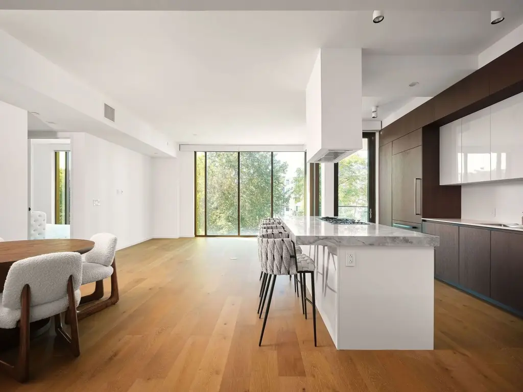 1211 W Riverside Dr 4d, Austin